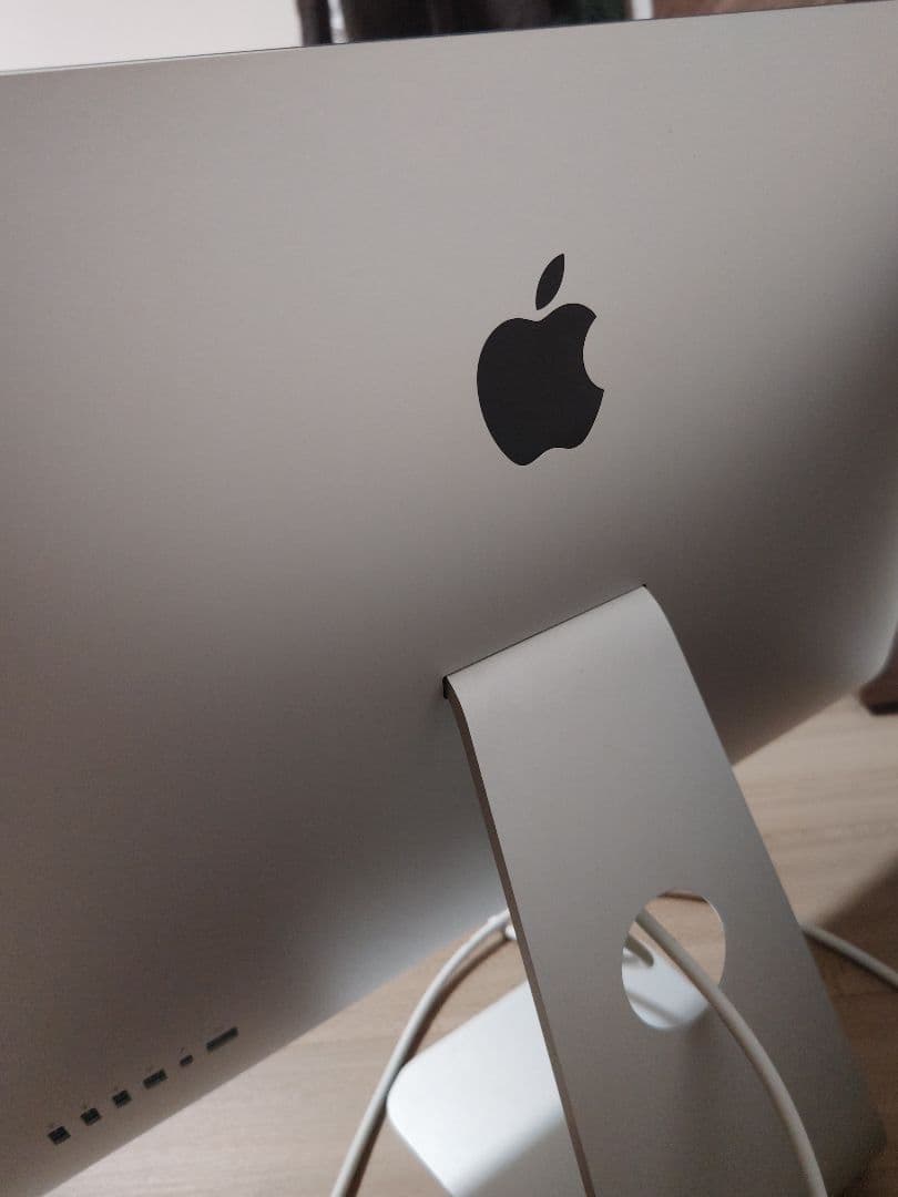 Apple Thunderbolt Display（27インチフラットパネル）