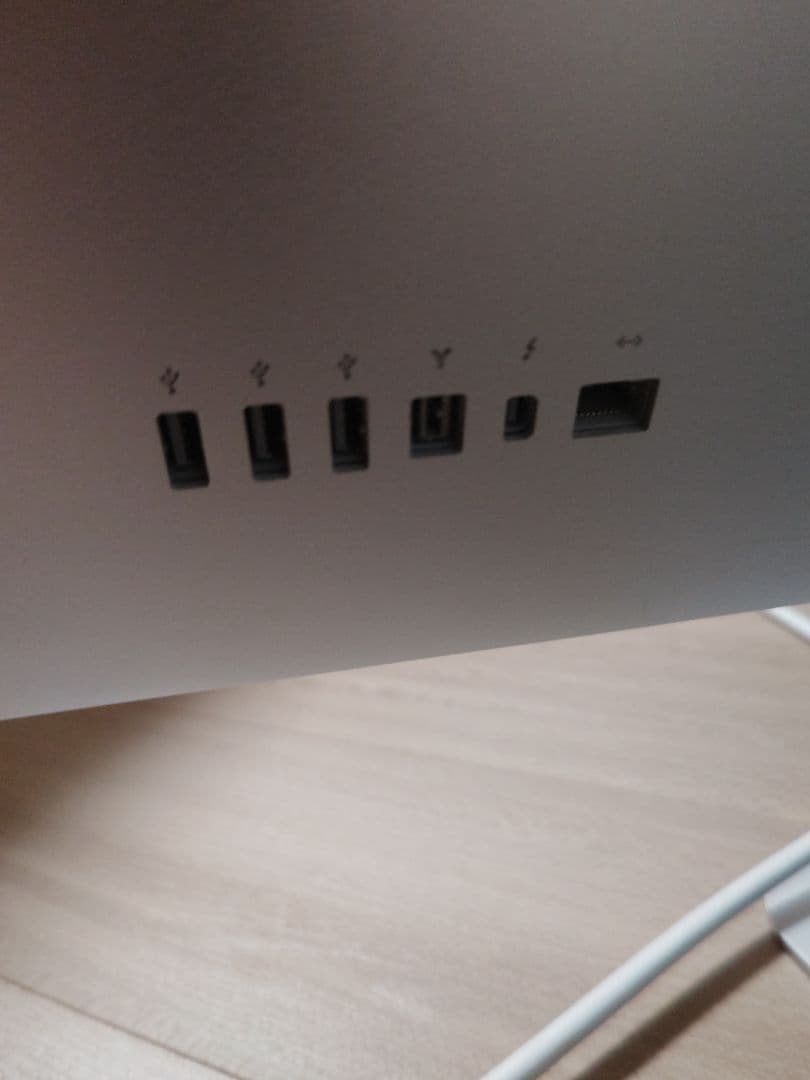 Apple Thunderbolt Display（27インチフラットパネル）