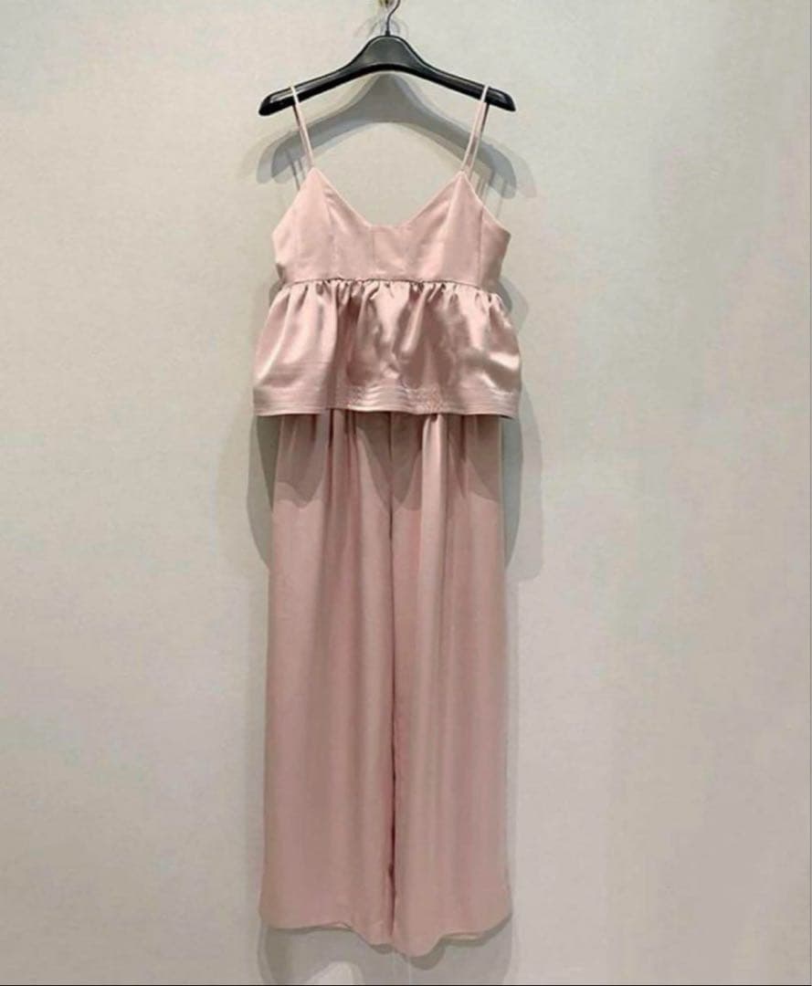 超美品【machatt】ピンクサテンキャミソール