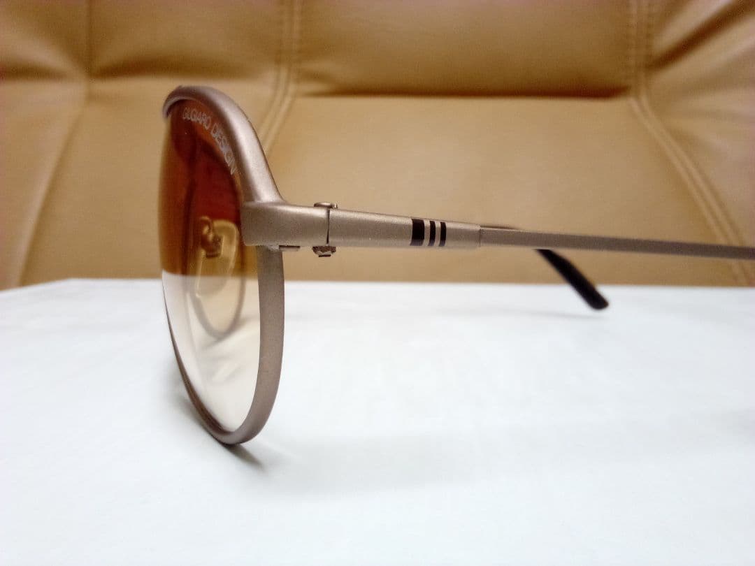 【新品】ヴィンテージ　ジュージアーロデザイン　カーボン製サングラス