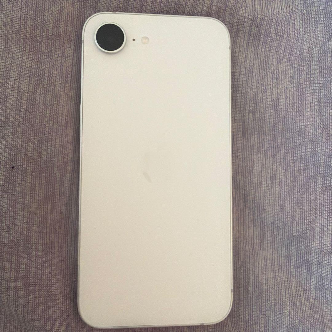 Apple iPhone 16e ホワイト