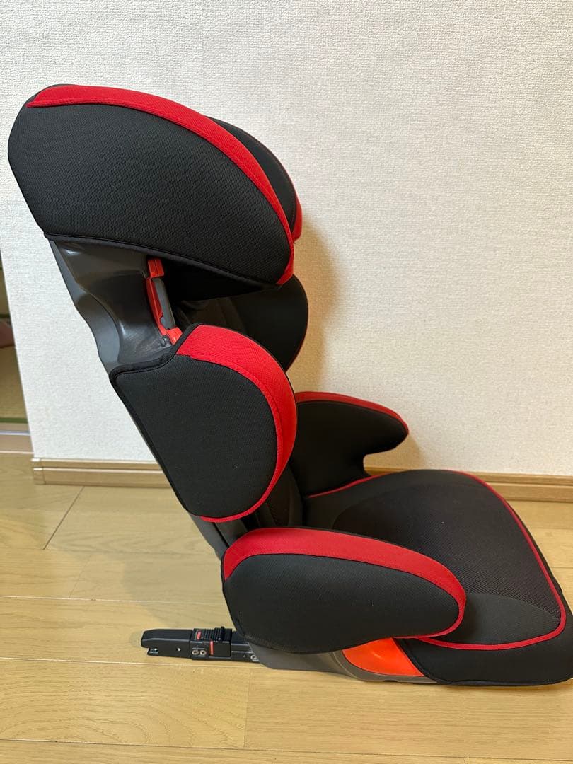TAKATA　ジュニアシート　ISOFIX チャイルドシート　ペット喫煙者無し