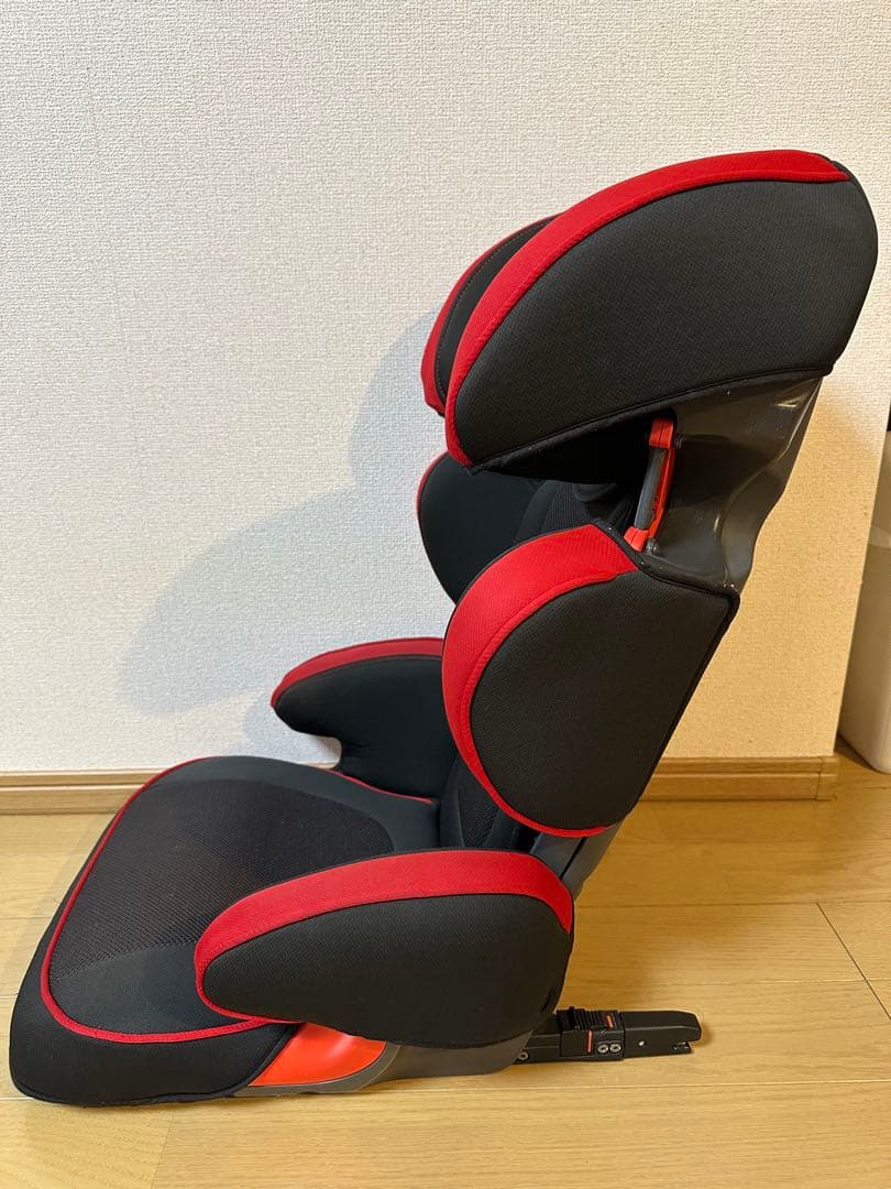 TAKATA　ジュニアシート　ISOFIX チャイルドシート　ペット喫煙者無し