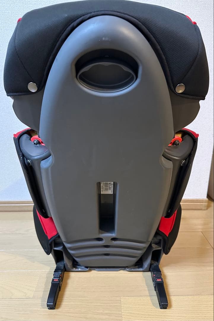 TAKATA　ジュニアシート　ISOFIX チャイルドシート　ペット喫煙者無し