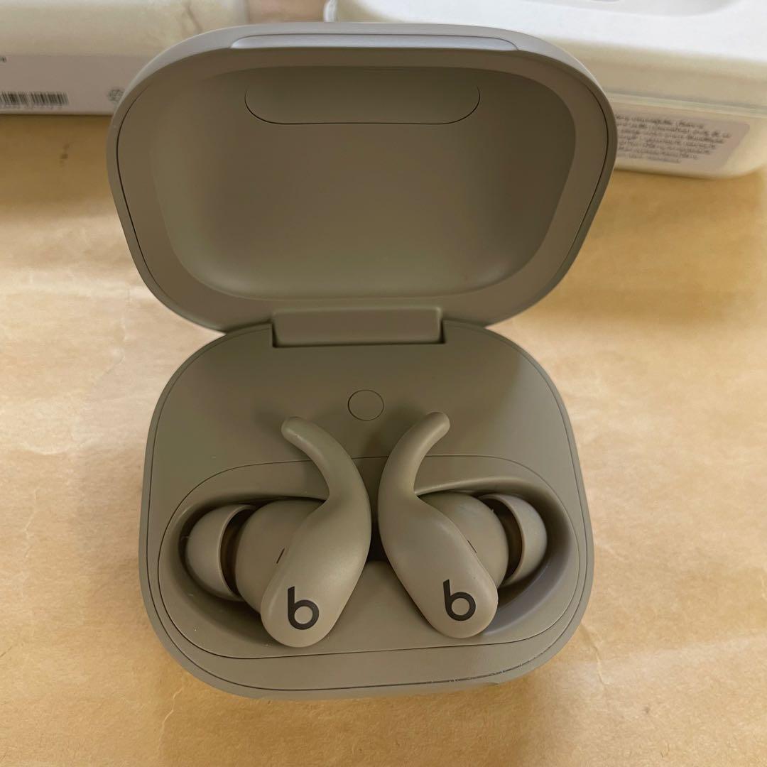 Powerbeats Fit ワイヤレスイヤホン グラベルグレー