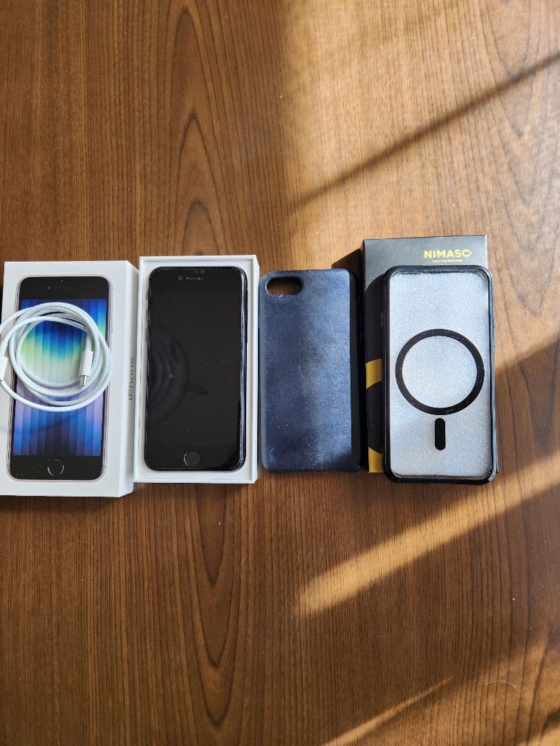 iPhone SE3(64GB)simフリー オマケ付き