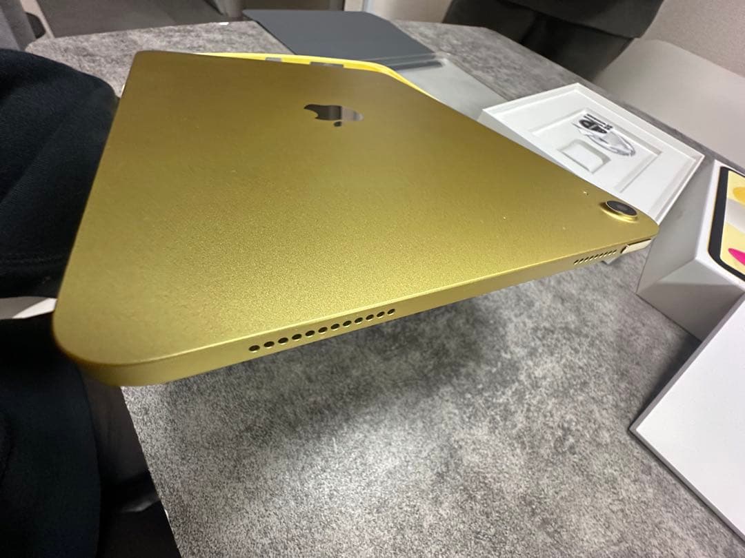 Apple iPad 第10世代 本体 充電器付き