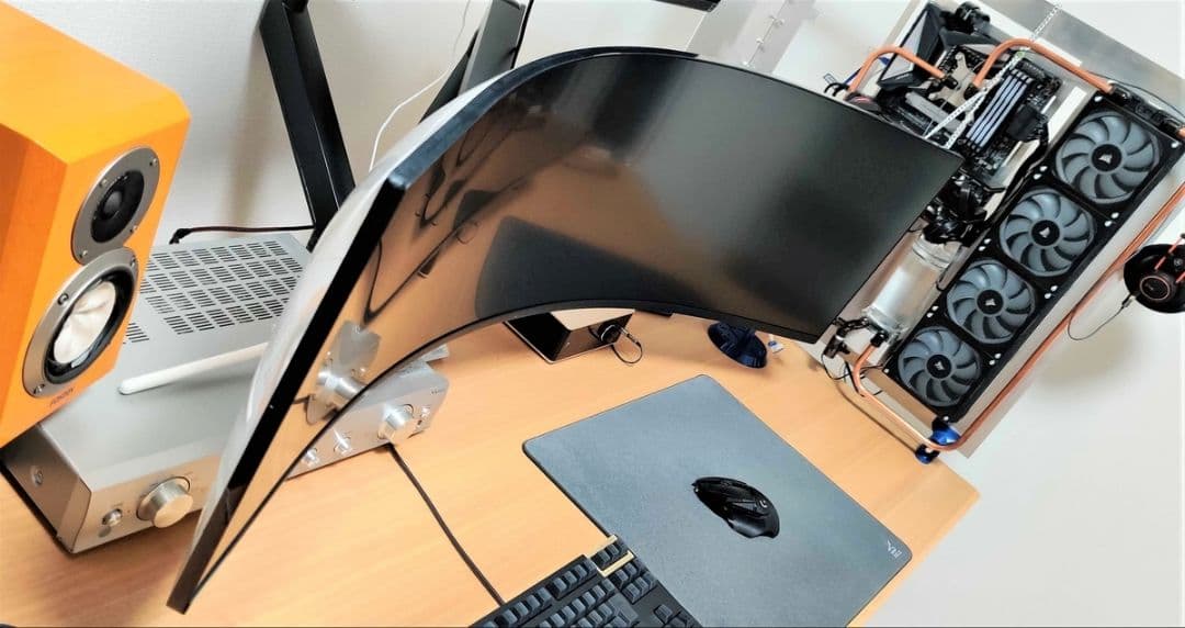 Samsung Odyssey g9　ゲーミングモニター