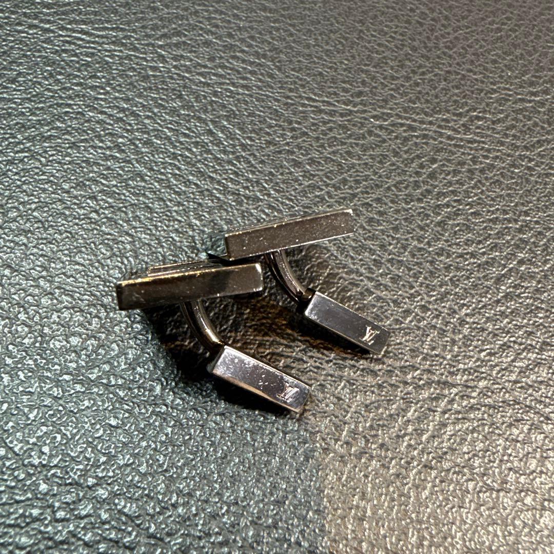 LOUIS VUITTON ルイヴイトン　カフス　シルバー木目