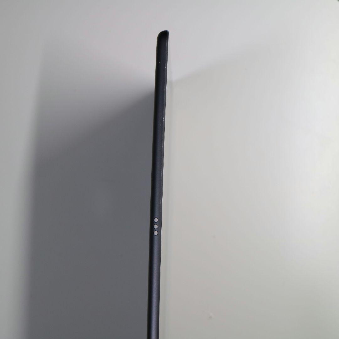 【背面傷・曲がり小】iPad (第8世代) 32GB WiFi+Cellular