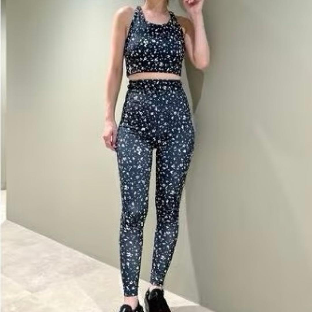 emmi yoga ネイビー　ブラ＆レギンスセット