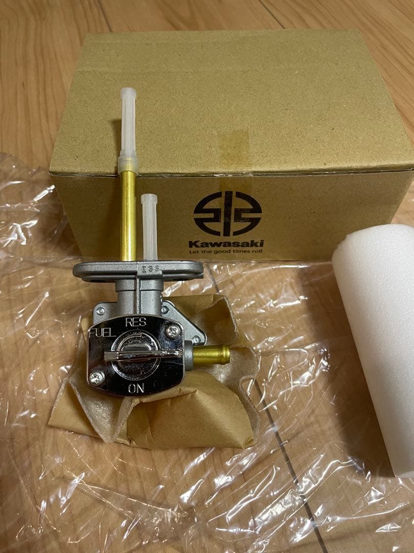 ゼファー400 ゼファーx カワサキ　純正燃料コック