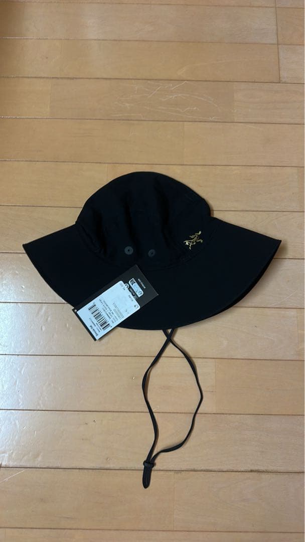 【アークテリックス】黒のアウトドアハット・サファリハット