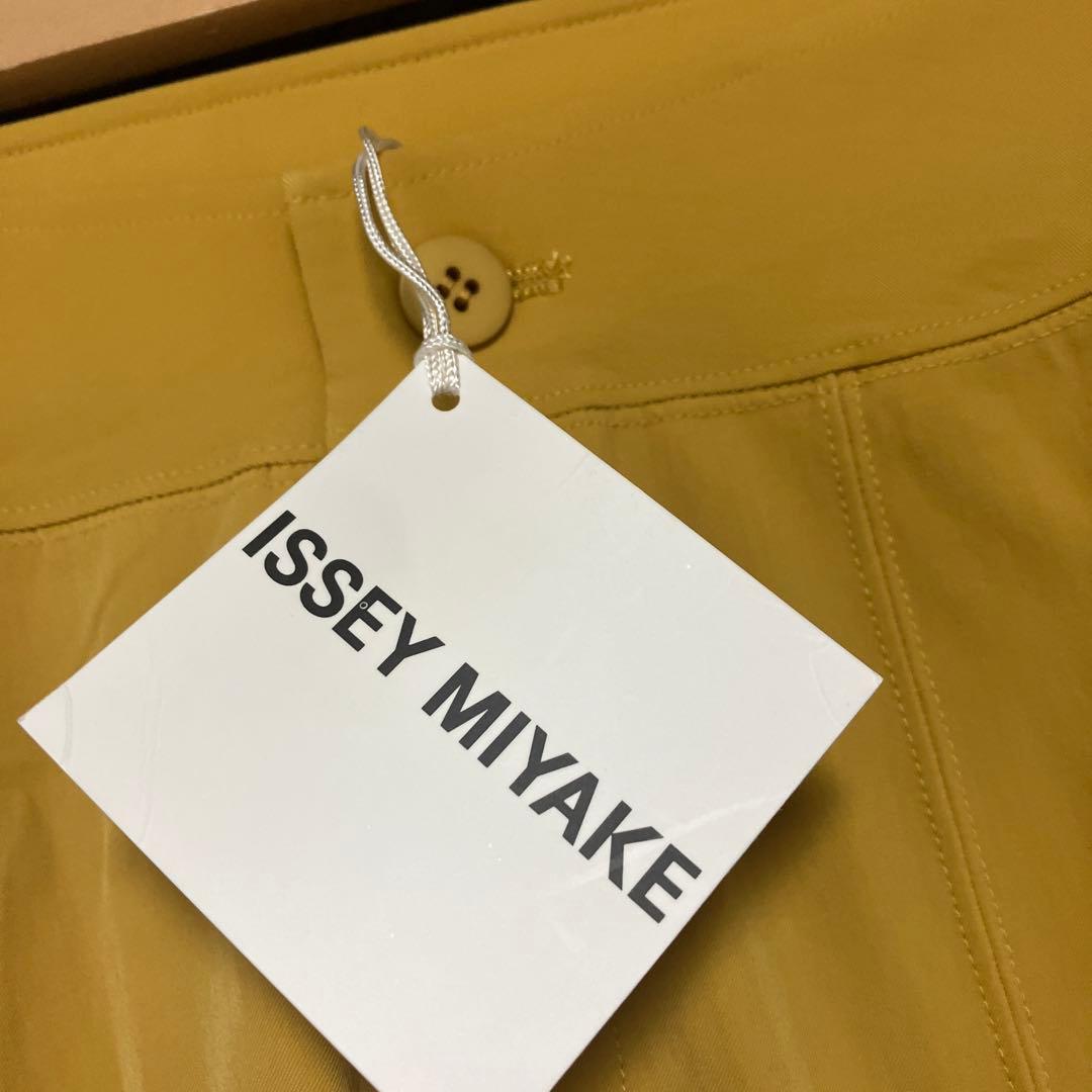 新品　イッセイミヤケ　裾ジップ　ストレッチパンツ　M