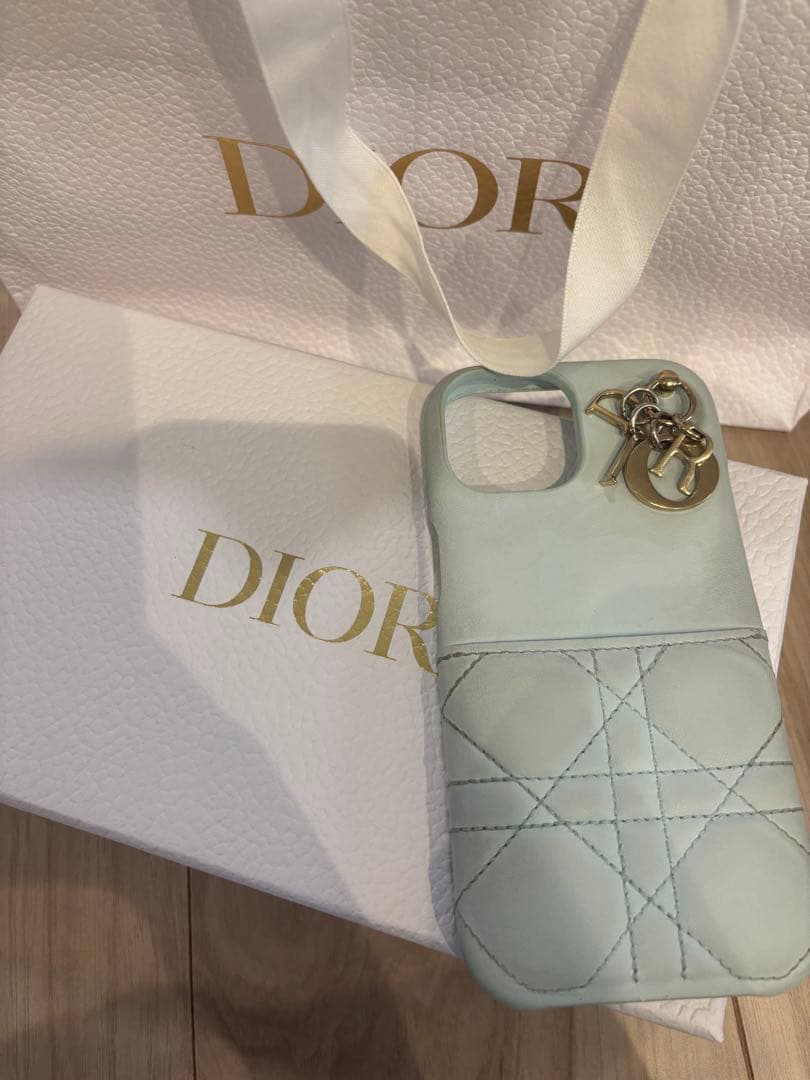 日本限定 Lady Dior iPhone 15ケース