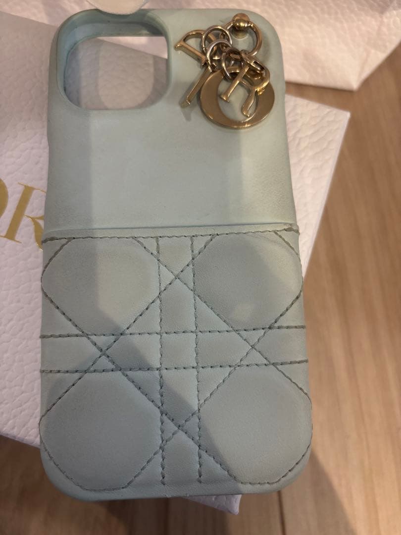 日本限定 Lady Dior iPhone 15ケース