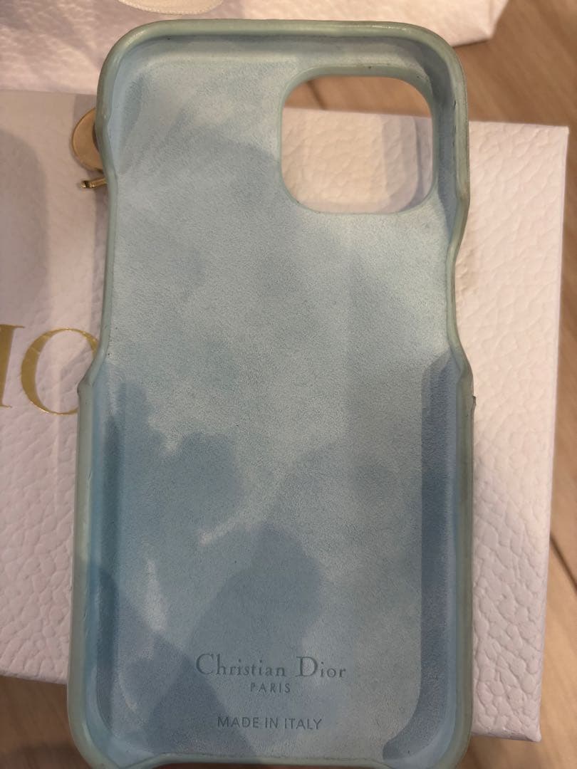 日本限定 Lady Dior iPhone 15ケース