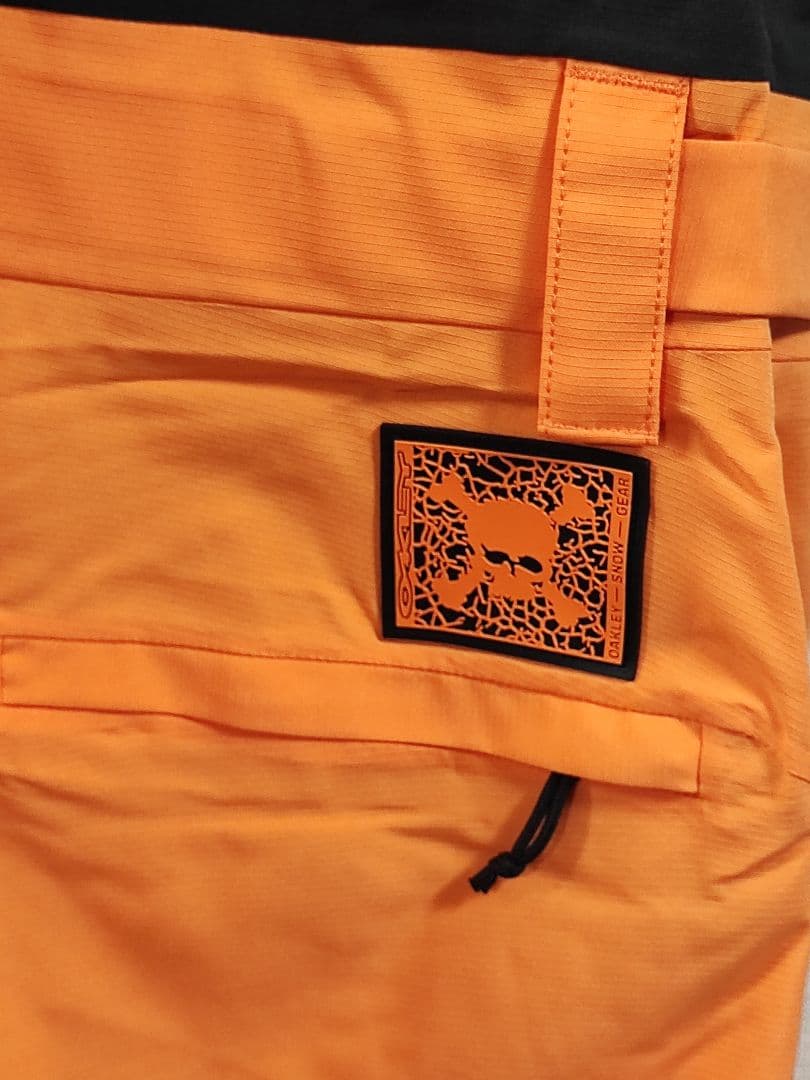 新品未使用 半額以下！オークリー スキーパンツ TC GUNN RC BIB