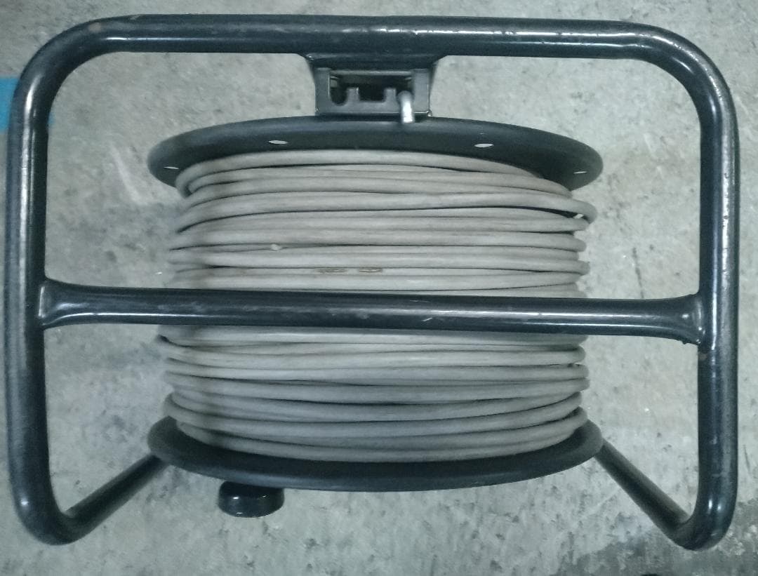 CANARE R-300L型コードリール CANARE 5C2VSケーブル付き