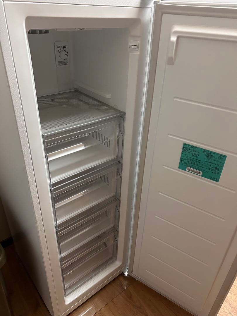 未使用　ハイアール冷凍庫 107L ファン式 JF-UFS11A-Wスリム