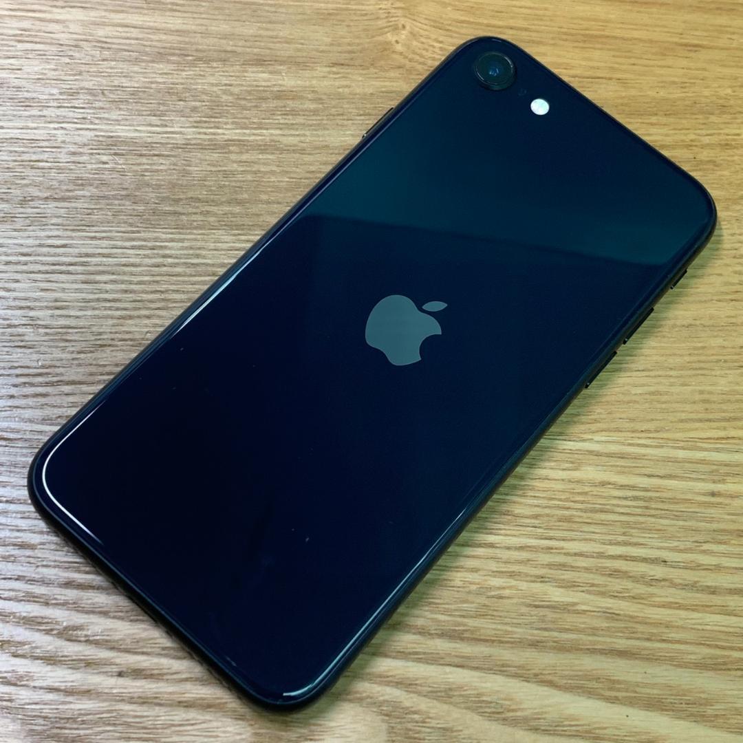 C5 超美品 SIMフリー iPhoneSE 第3世代 64GB おまけ付き