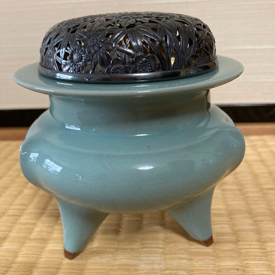 諏訪蘇山作 香炉 青磁 袴腰 三足香炉 純銀 花刻透し火屋 信幸造