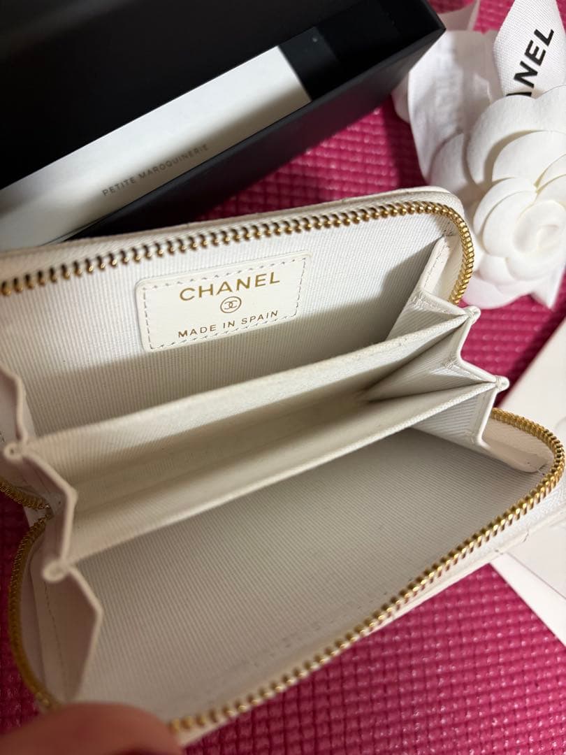 美品 シャネル パース ケース キャビアスキン ホワイト