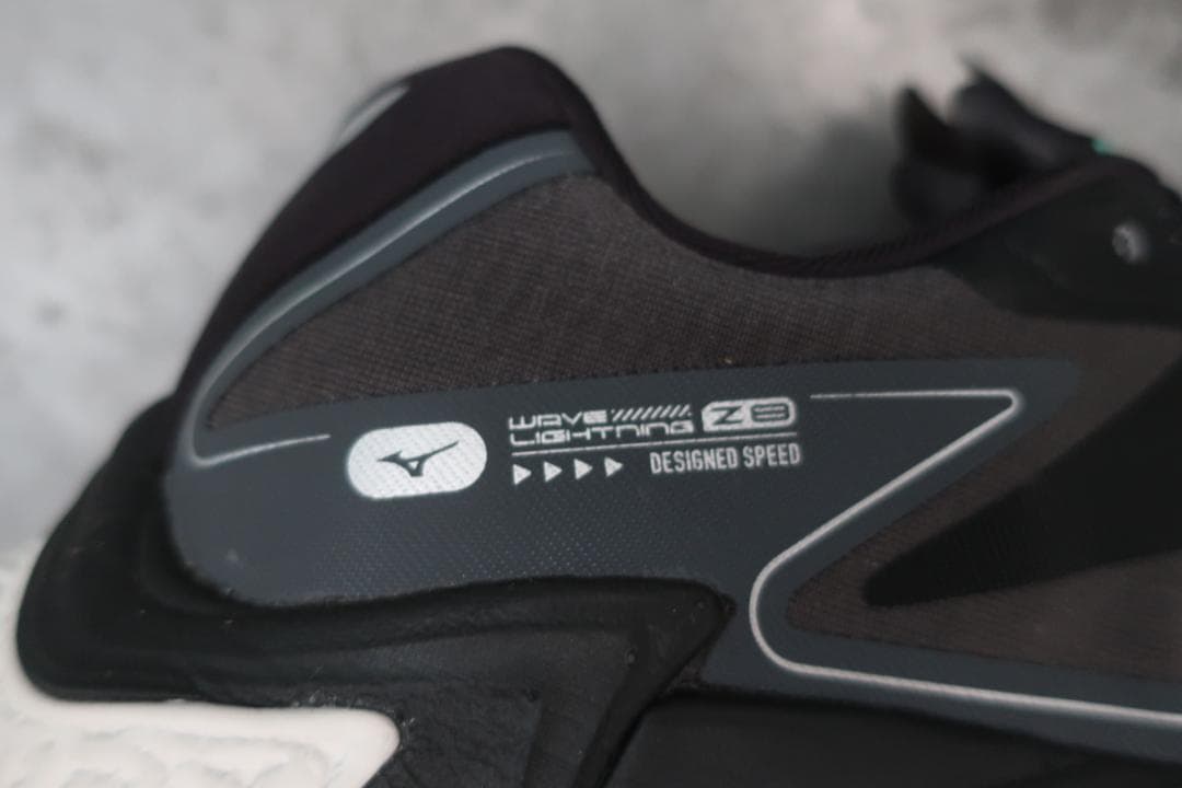 Mizuno ウエーブライトニング Z8 WIDE シューズ 28.0cm