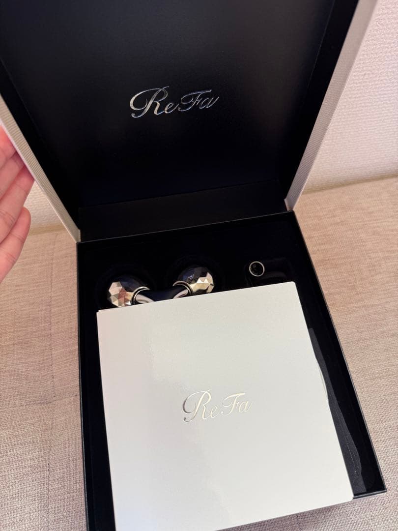 【美品 未使用に近い】ReFa CARAT 美顔ローラー シルバー