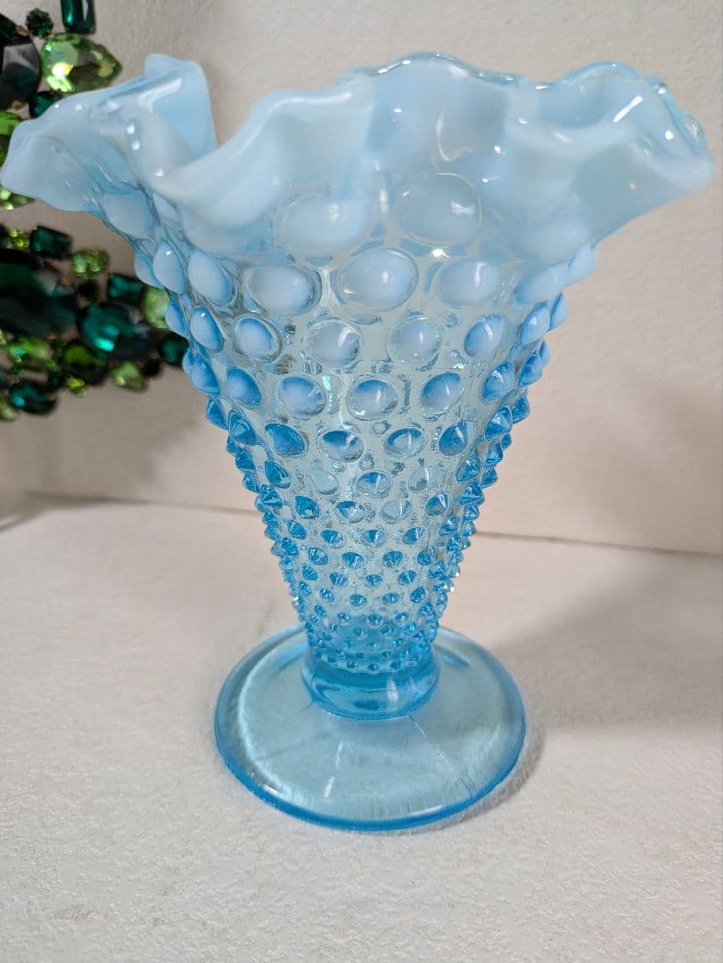 フェントン　ブルーオパルセント ホブネイル フリル　フラワーベース