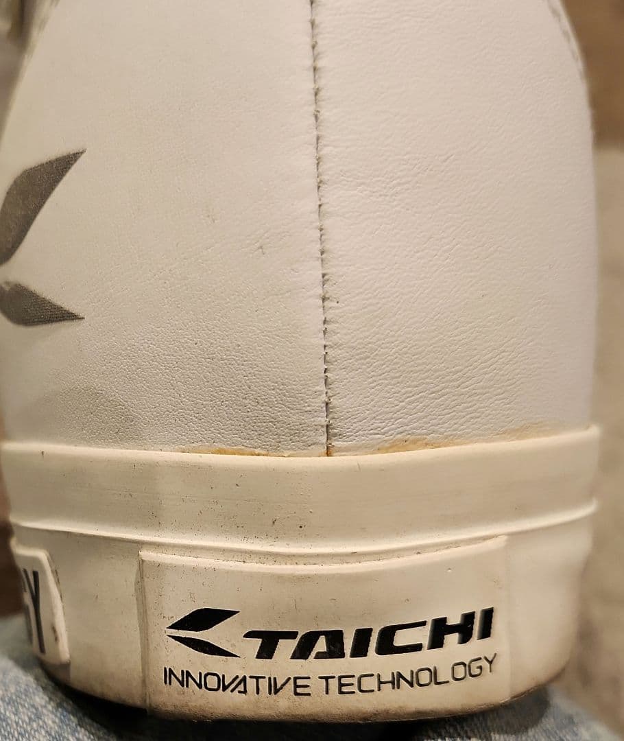 TAICHI　バイクシューズ　INNOVATIVE TECHNOLOGY　白