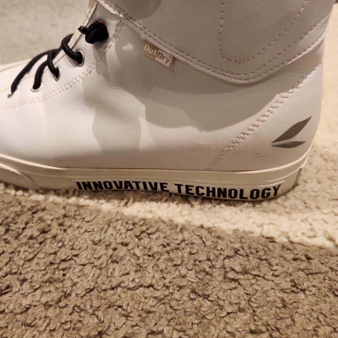 TAICHI　バイクシューズ　INNOVATIVE TECHNOLOGY　白