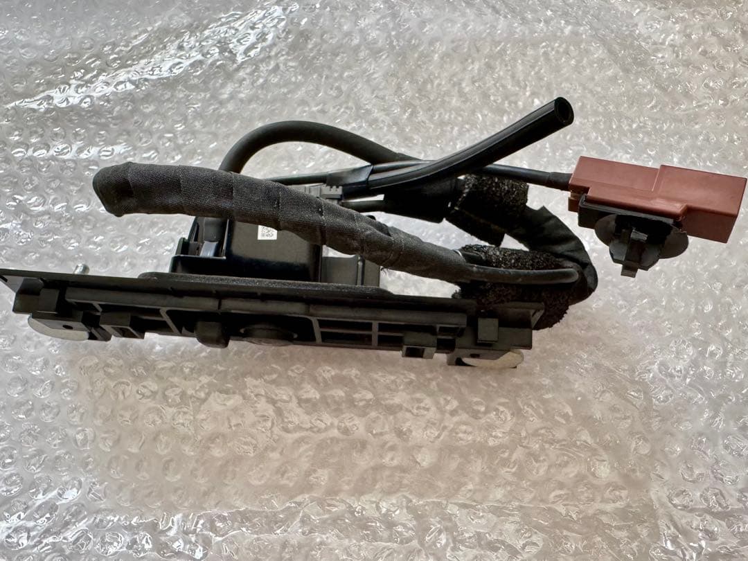 ハイエース　200系7型　デジタルミラー用カメラ　070カメラカバー付