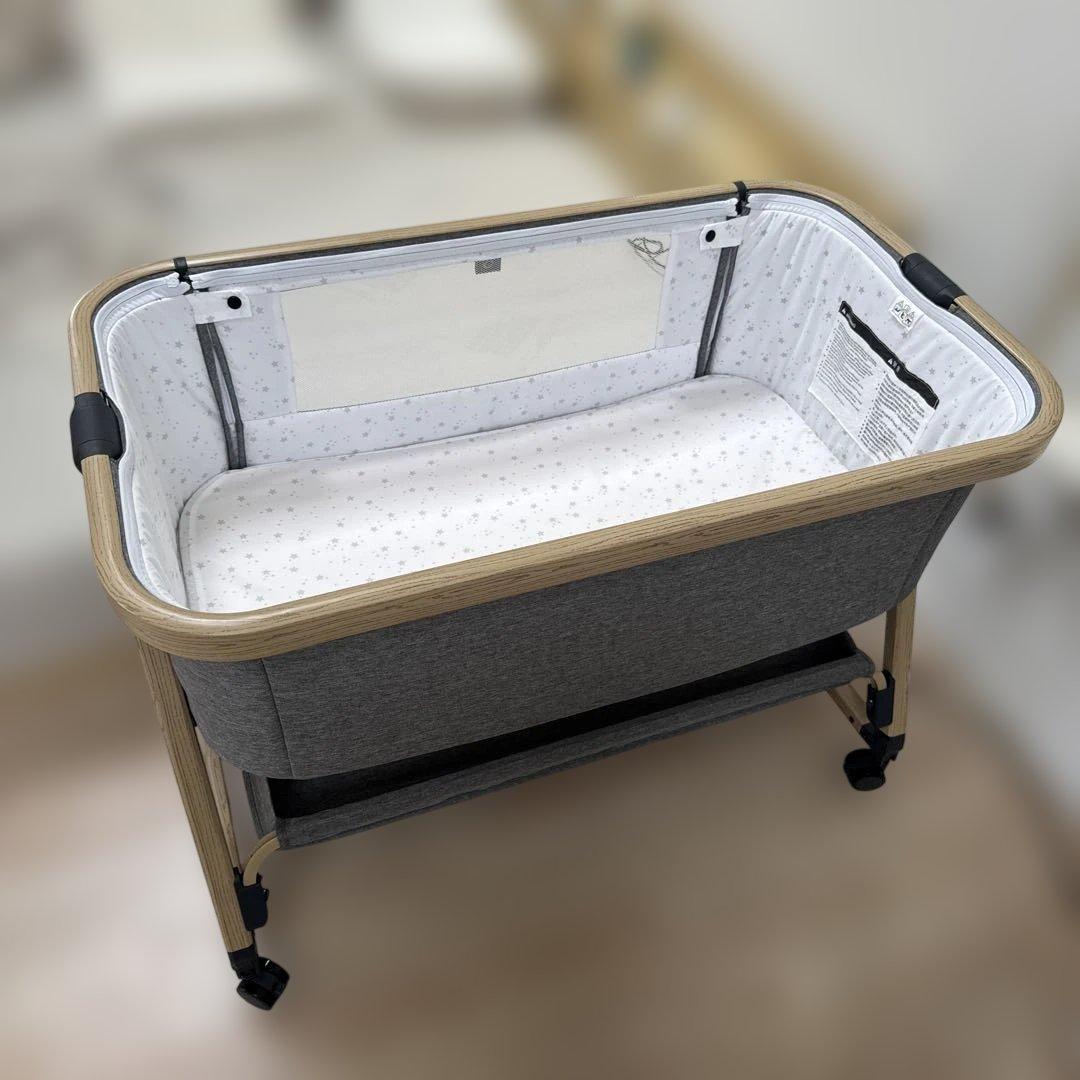 【おまけ付き】グレーの折りたたみベビーベッド