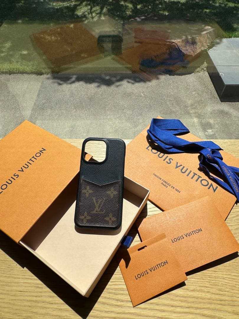 正規品　iPhone13pro 携帯カバー　ルイヴィトン　バンパー