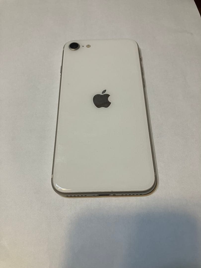 iPhoneSE 第三世代スターライト 64GB SIMフリー バッテリー76%