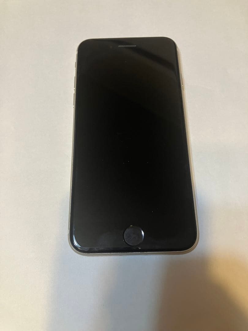 iPhoneSE 第三世代スターライト 64GB SIMフリー バッテリー76%