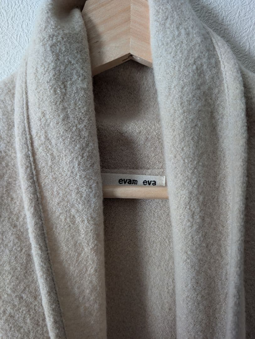 evamevaプレスウールローブコート