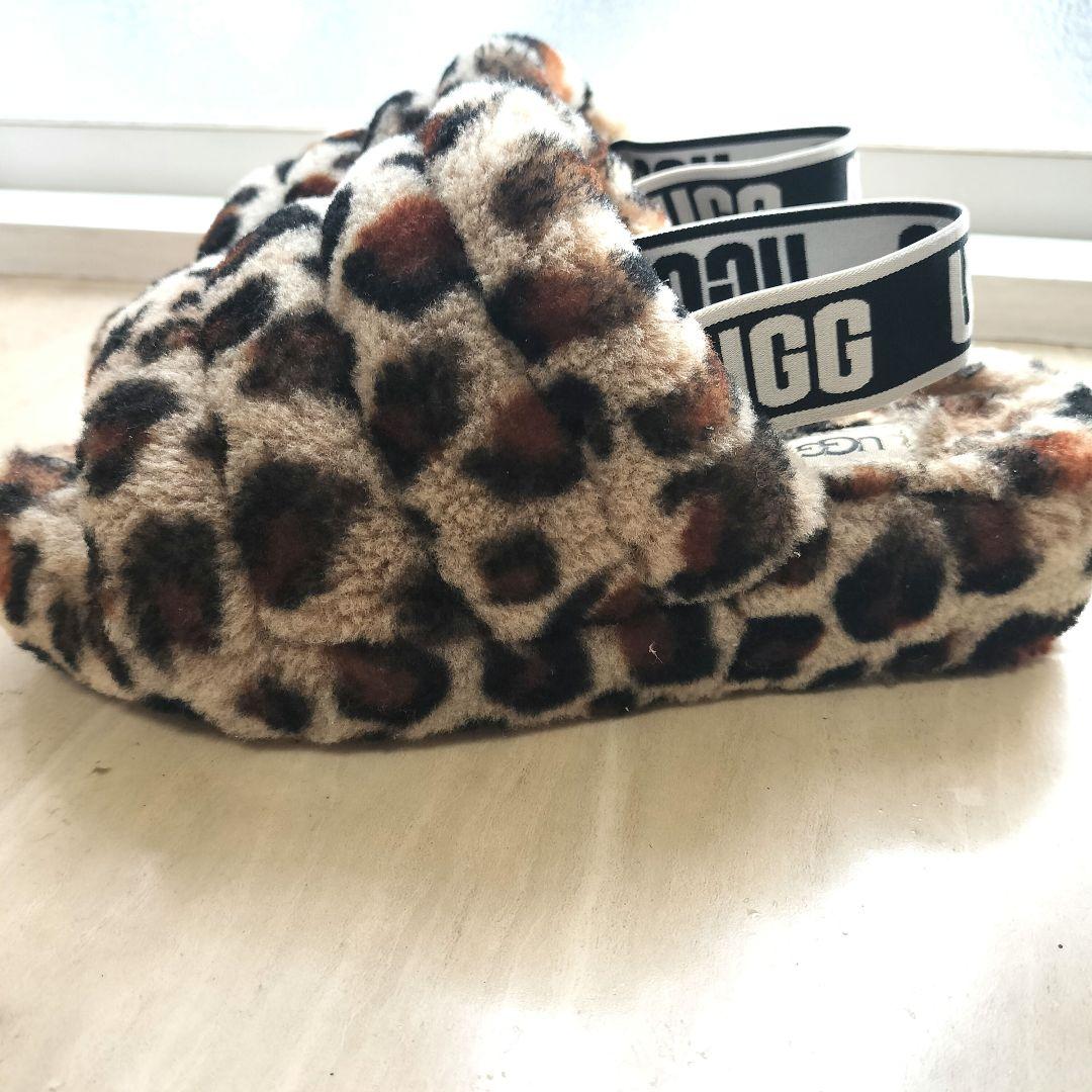 UGG　ヒョウ柄　ファーサンダル