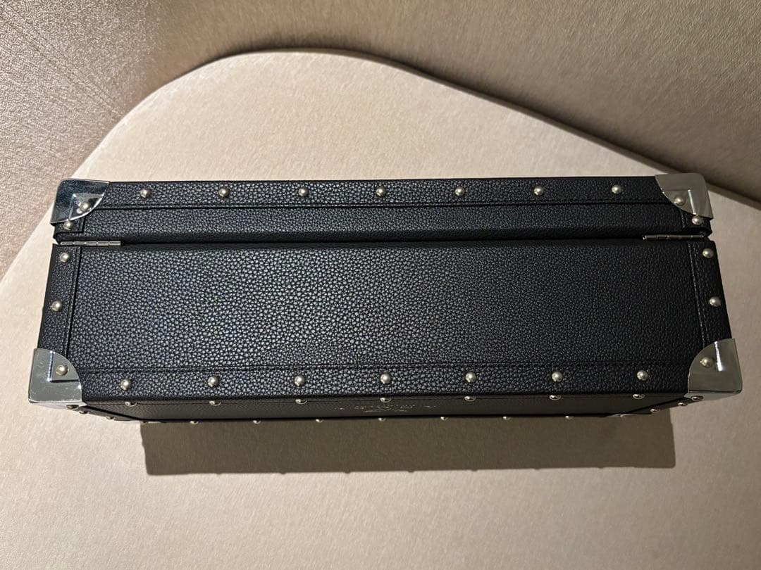 ANGEL シャンパン 黒いボトルとケース付き