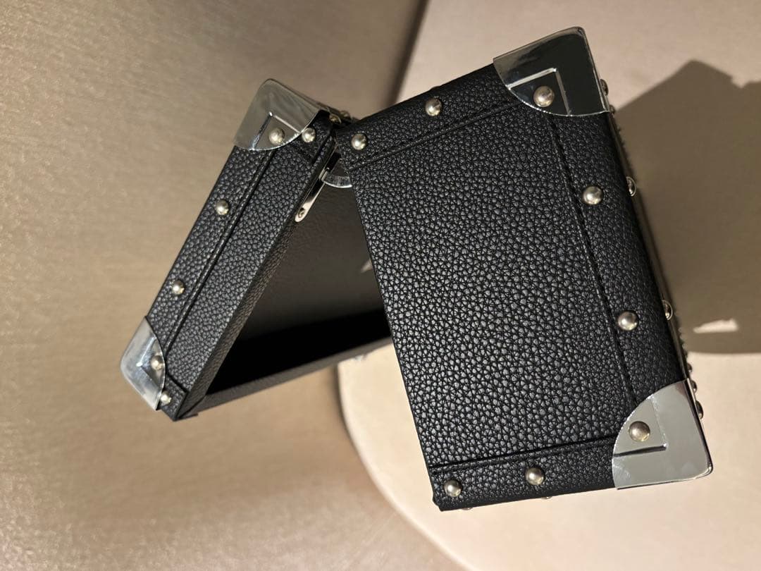 ANGEL シャンパン 黒いボトルとケース付き