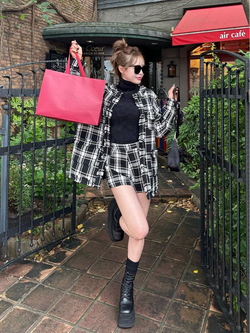 新品タグ付き ダーリッチ チェックツイードハイウエストショートパンツ アイボリー