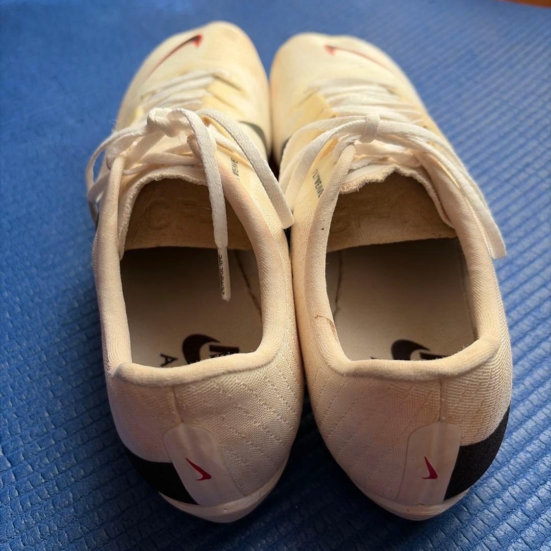 ナイキ エアズーム マックスフライ モアテン27.0cm ホワイト