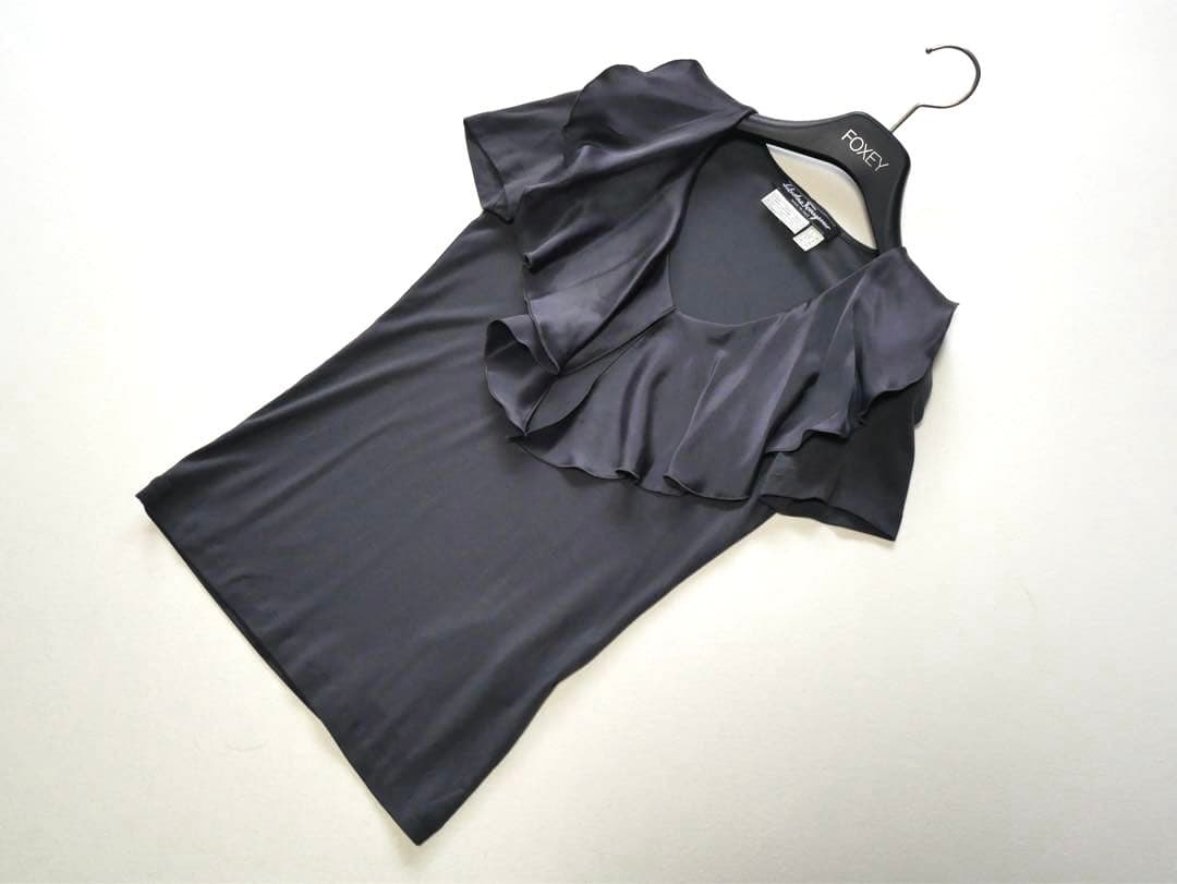 サルヴァトーレフェラガモ　シルクフリル　トップス　38