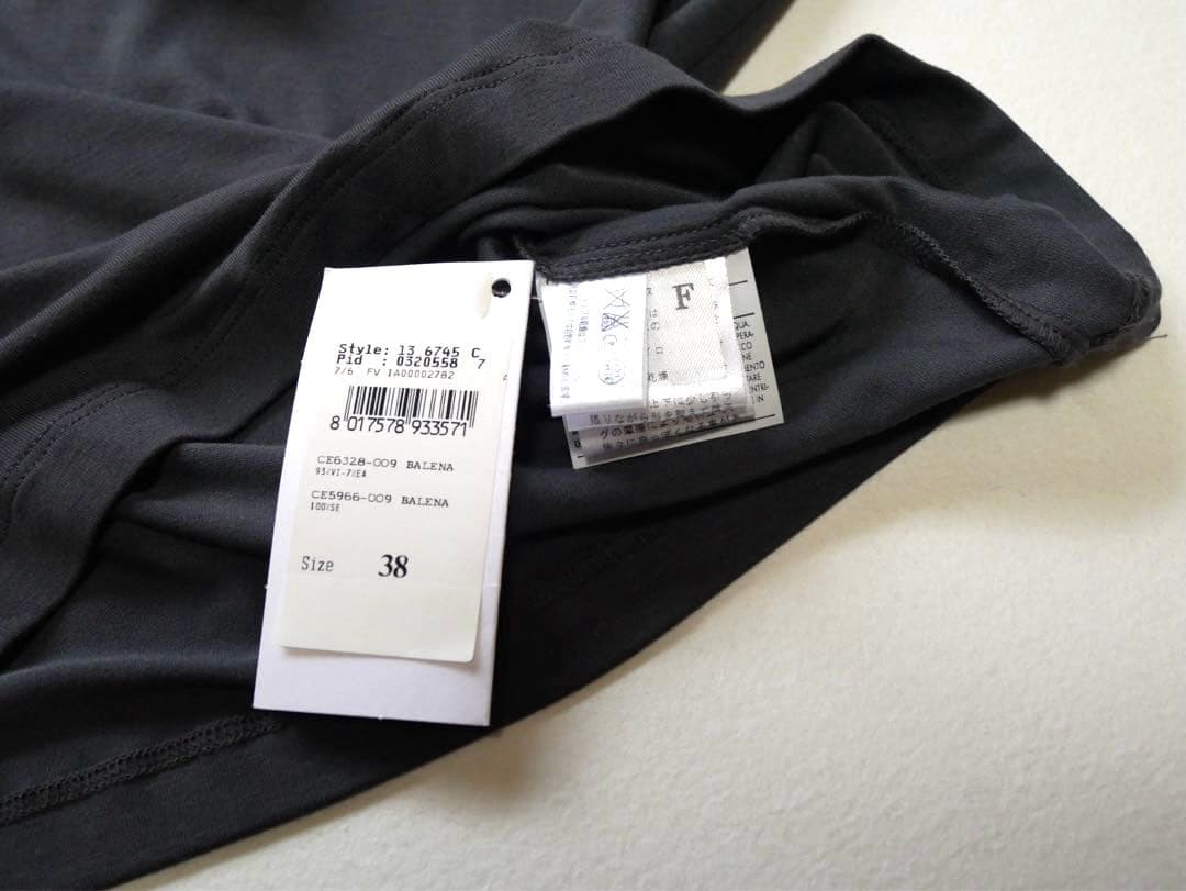 サルヴァトーレフェラガモ　シルクフリル　トップス　38