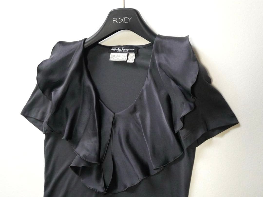 サルヴァトーレフェラガモ　シルクフリル　トップス　38