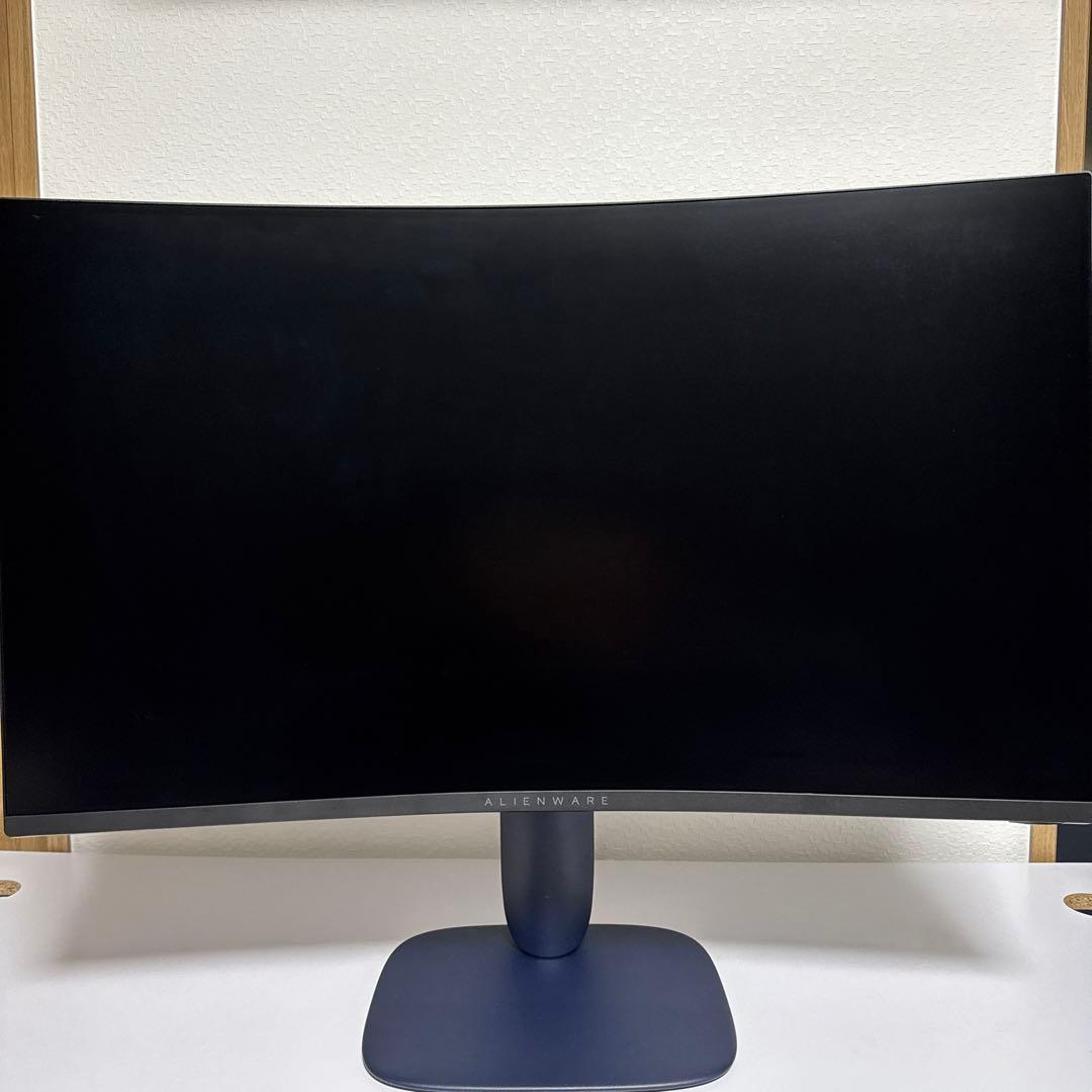 【ウサギ】Dell 曲面 ゲーミングモニター 【31.5インチ】