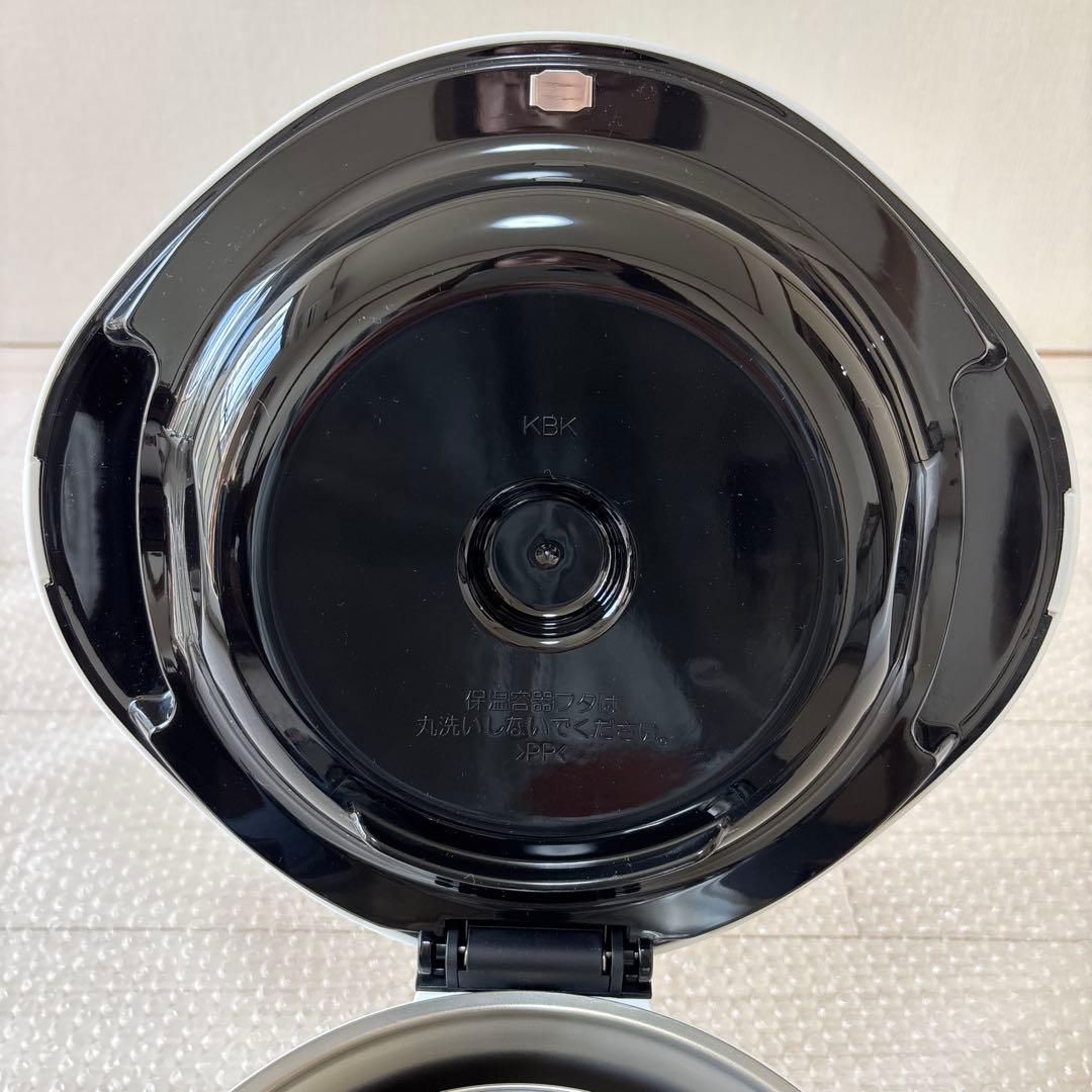 未使用品　サーモス KBK-3000 ホワイト　シャトルシェフ 3.0L