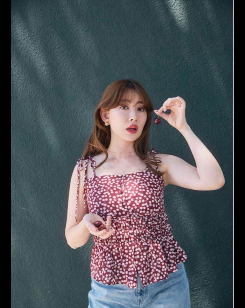 トップス Her lip to / Cherry Pattern Strap Top