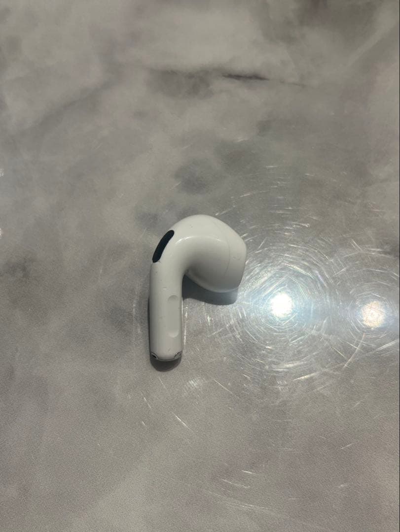 Apple AirPods 第4世代 右耳のみ